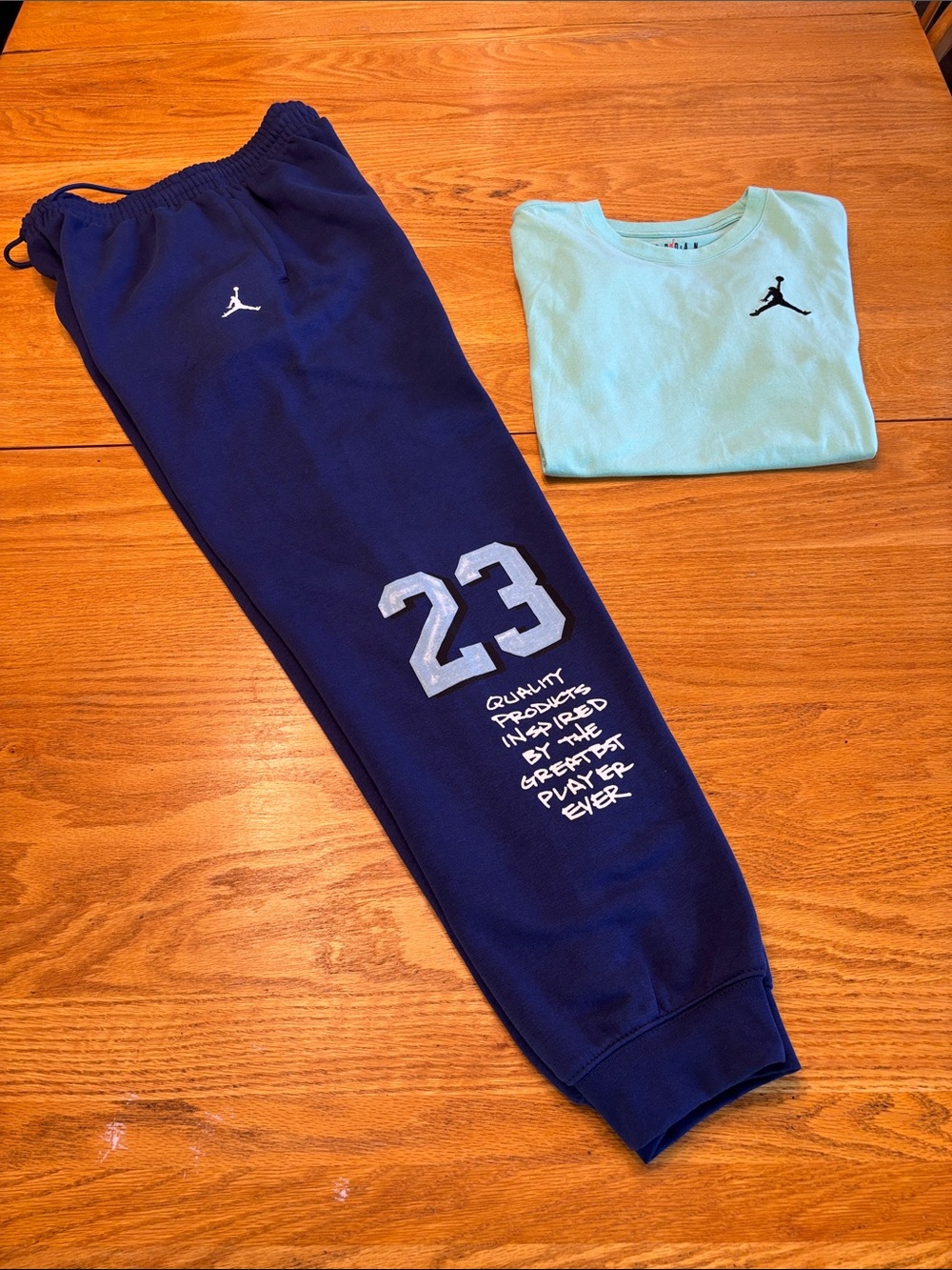 Jordan Kids jogger and tee shirt outfit. All are large The joggers are NWT - Picture 5 of 11